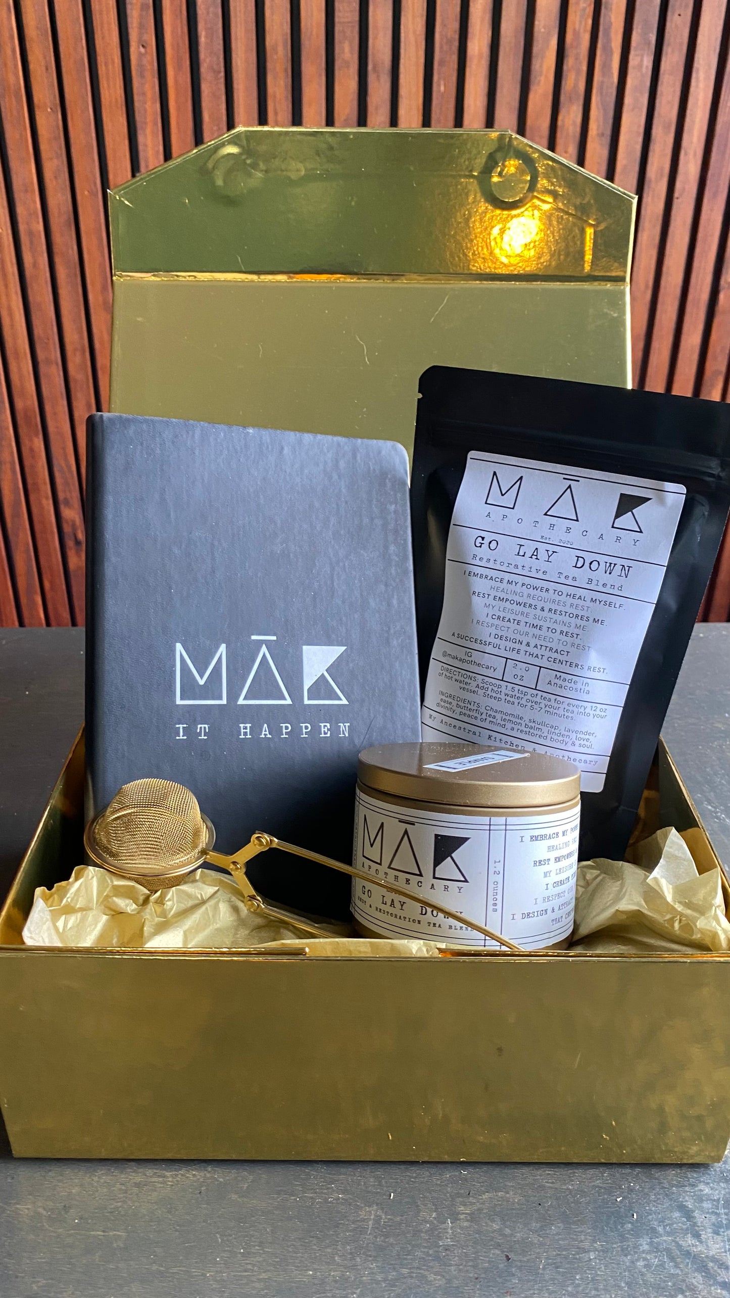 # CommuniTEA Salon Gift Box